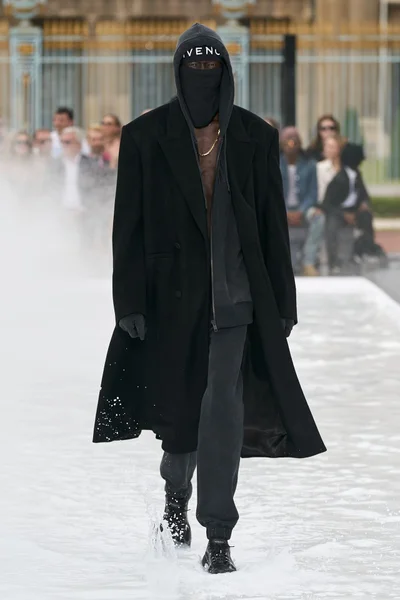 Look 44